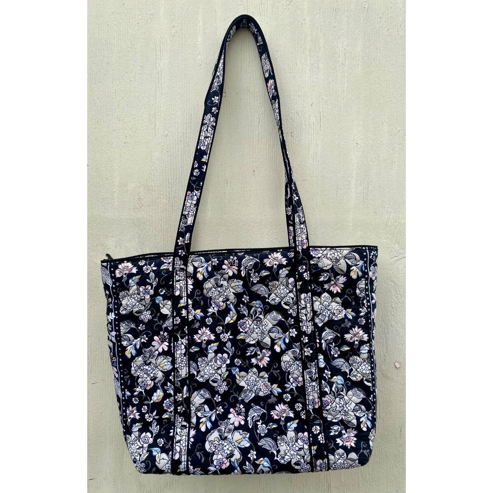 Vera Bradley Women’s Black Holland Garden Miller Travel Tote Bag - Picture 3 of 11